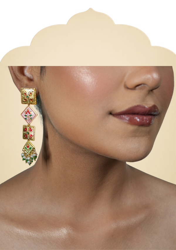 ELEGANT SQUARES DANGLERS